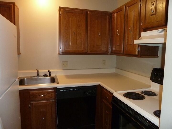 Property Photo:  3 Autumn Leaf Drive U21  NH 03060 