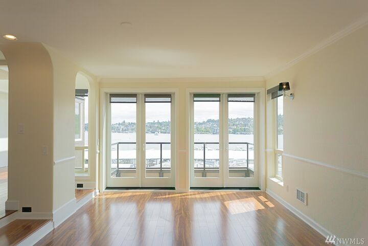 Property Photo:  2111 Westlake Ave N 401  WA 98109 