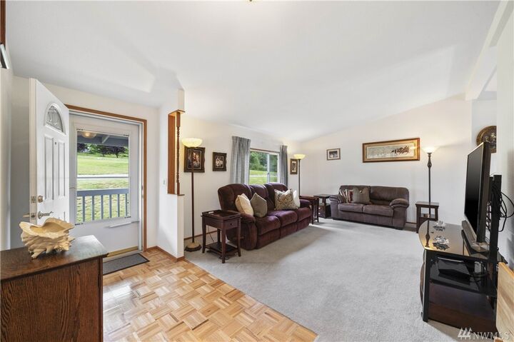 Property Photo: 5414 Tenneson Rd WA 98284