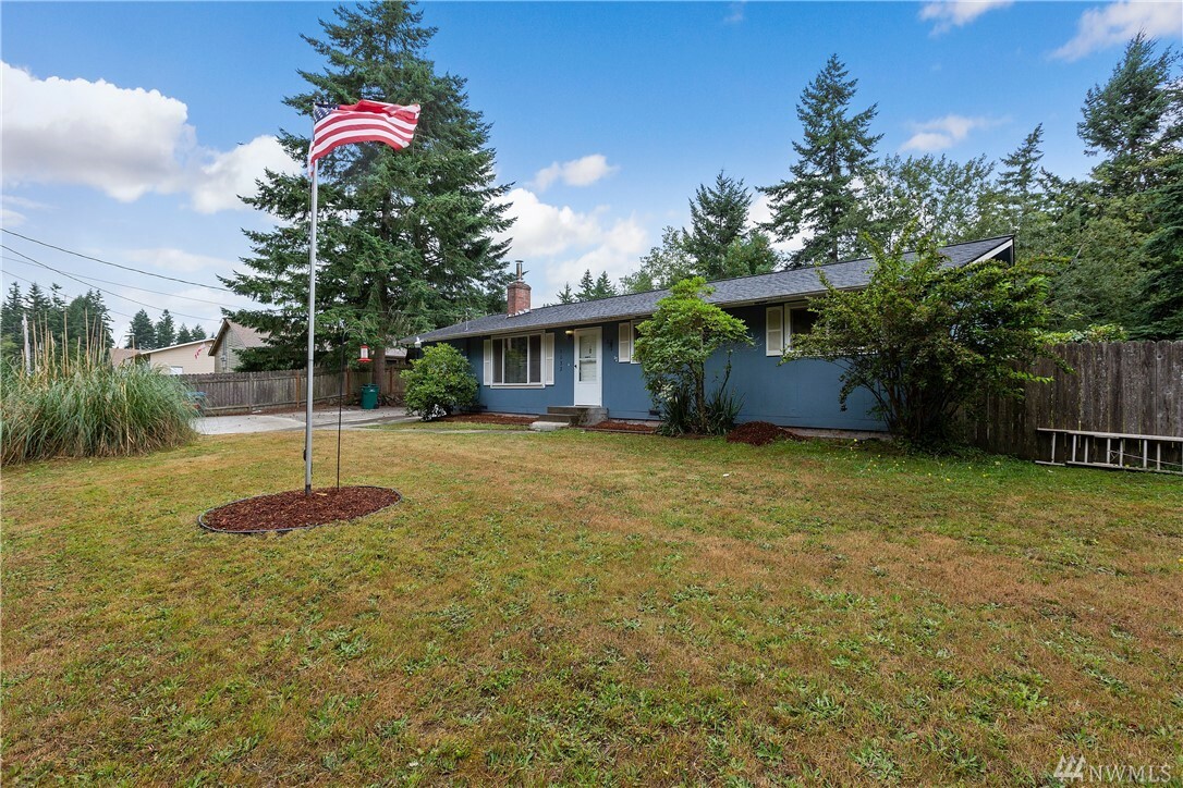 Property Photo: 1032 Peru Ave E WA 98366