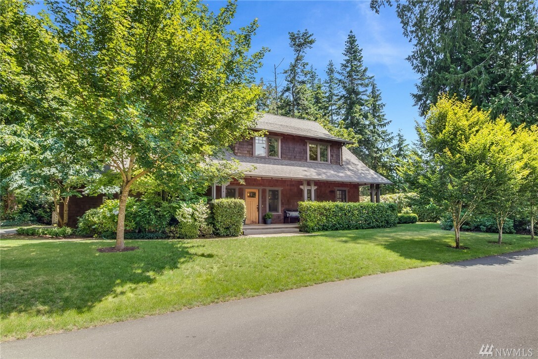 Property Photo:  8174 Irving Lane NE  WA 98110 