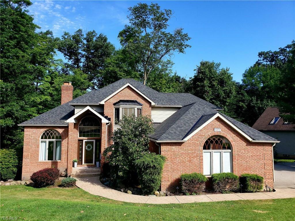 Property Photo: 1271 Emerald Creek Drive OH 44147