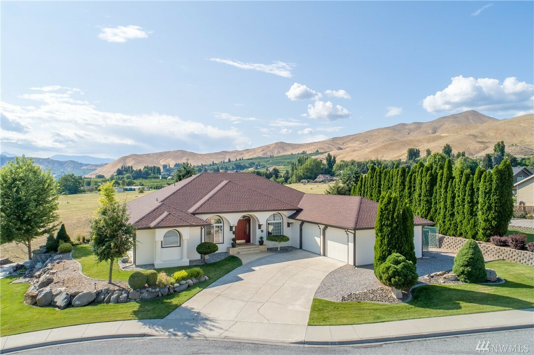 Property Photo:  1800 Warm Springs Dr  WA 98801 