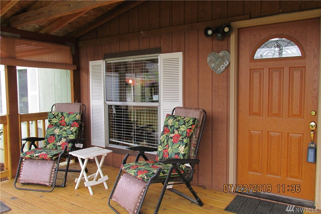 Property Photo: 8966 Avon Allen Rd WA 98233