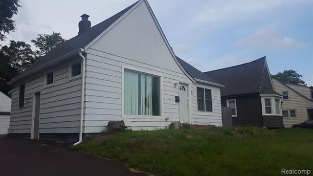 Property Photo:  126 Marquette  MI 48342 