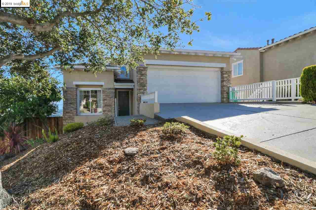 Property Photo: 8268 Skyline Cir CA 94605