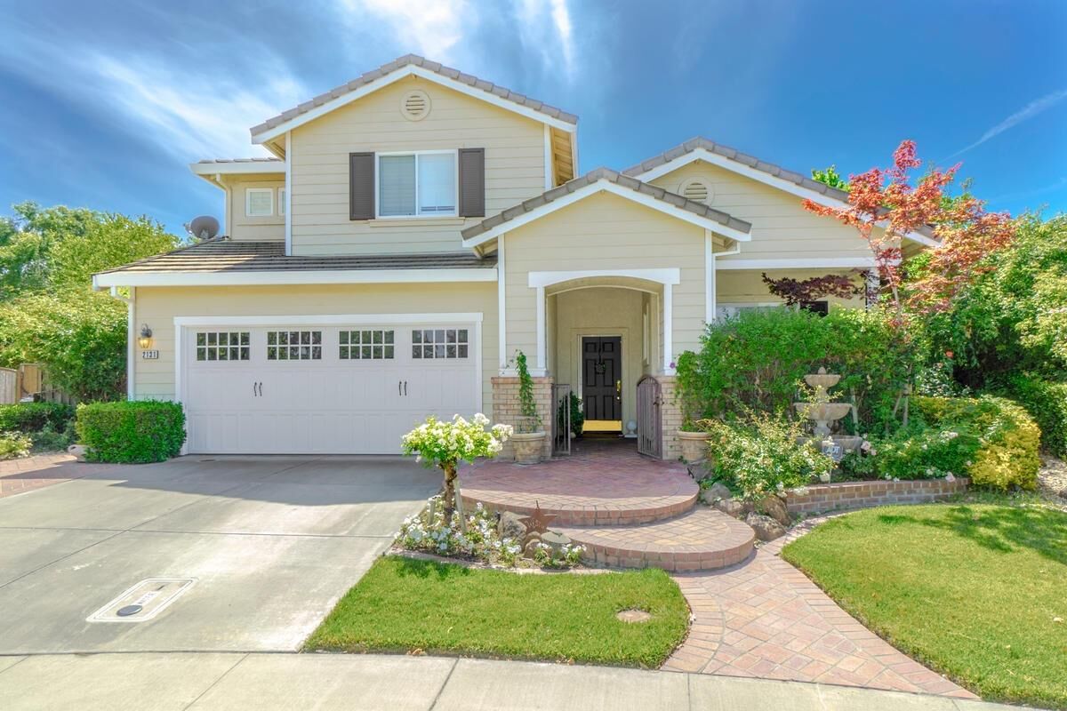 Property Photo:  2131 Whistler Court  CA 95618 