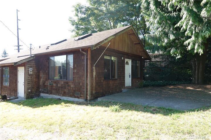 Property Photo: 6201 154th Avenue NE WA 98052