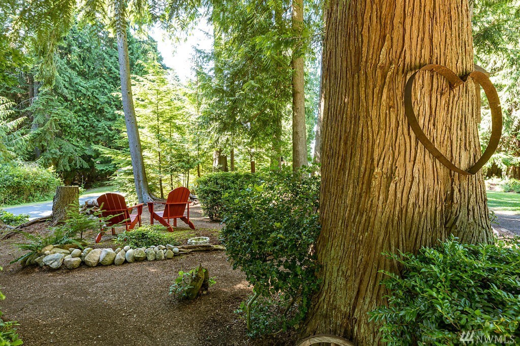 Property Photo: 1052 Woodside Lane WA 98260