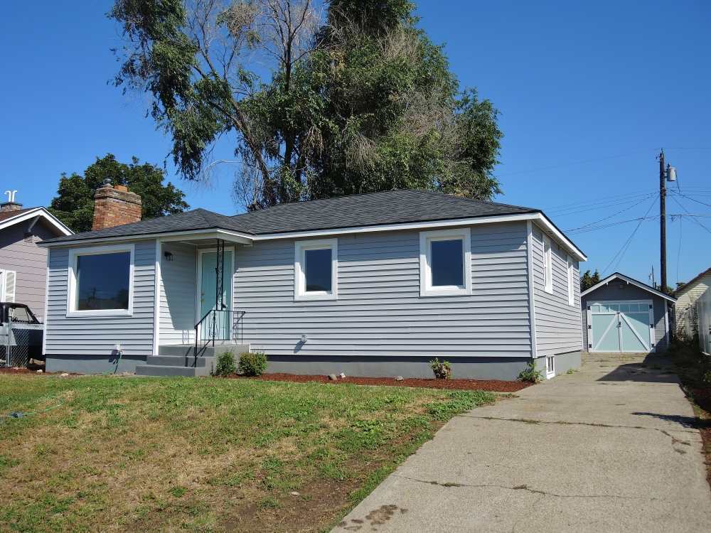 Property Photo:  35 E Glass Ave  WA 99207-1811 