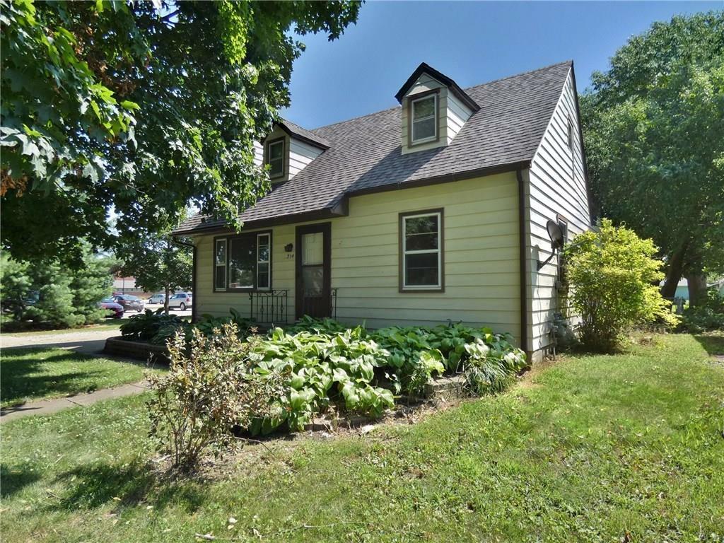 Property Photo:  214 W 1st Street  IA 50219 