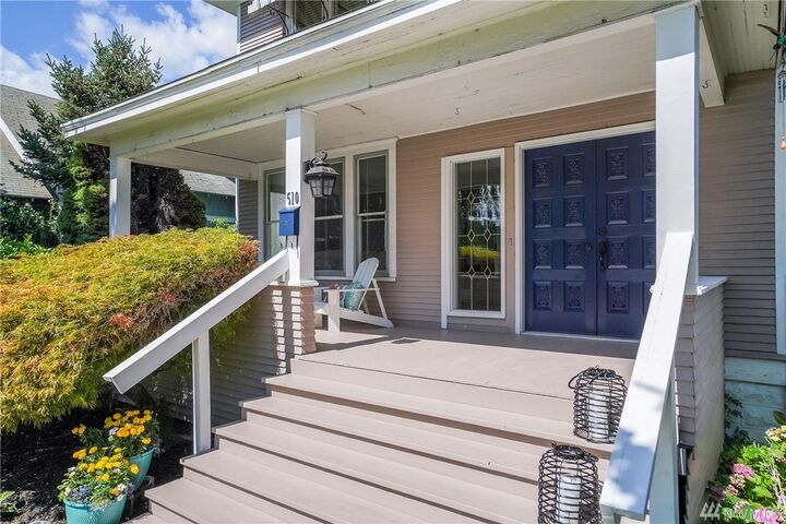 Property Photo:  510 Douglas St  WA 98801 