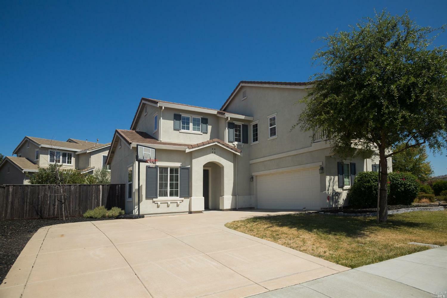 Property Photo:  100 Carousel Way  CA 95688 