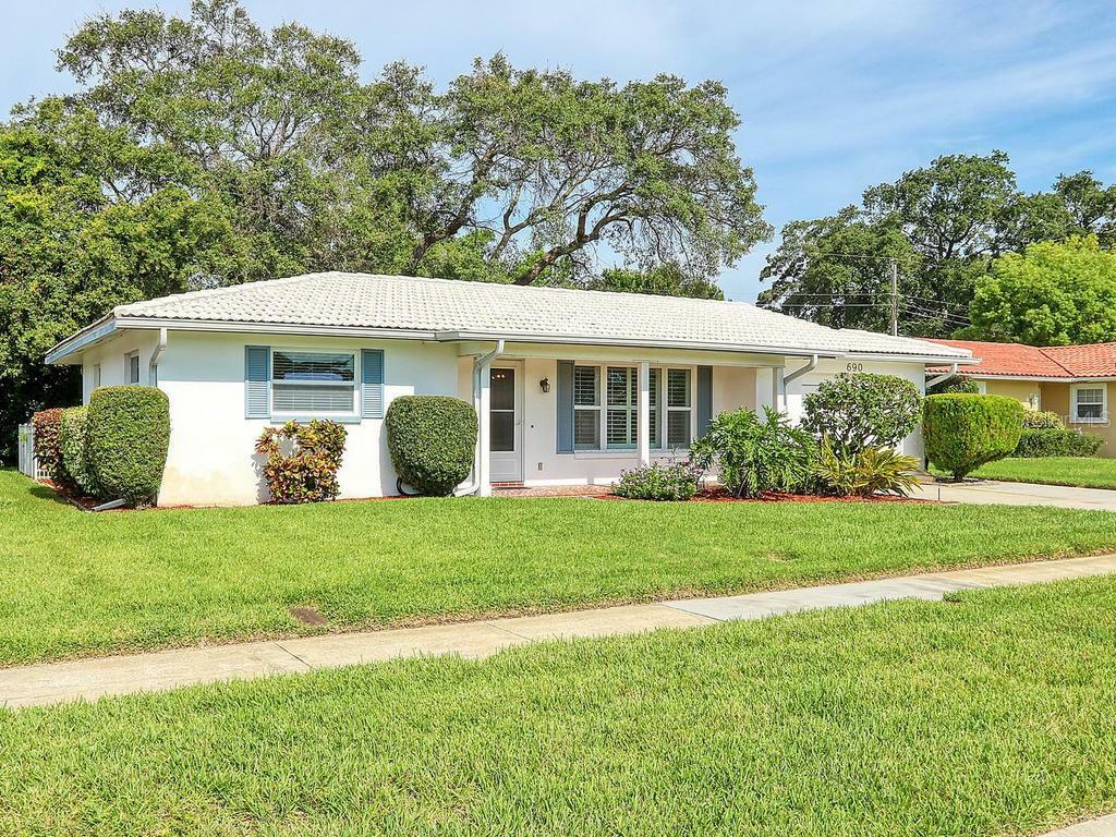 Property Photo:  690 Druid Park Drive W  FL 33764 