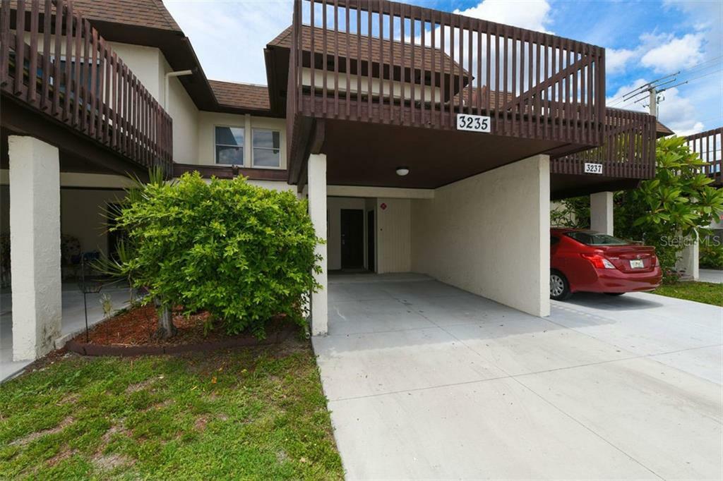 Property Photo:  3235 Ramblewood Drive N  FL 34237 