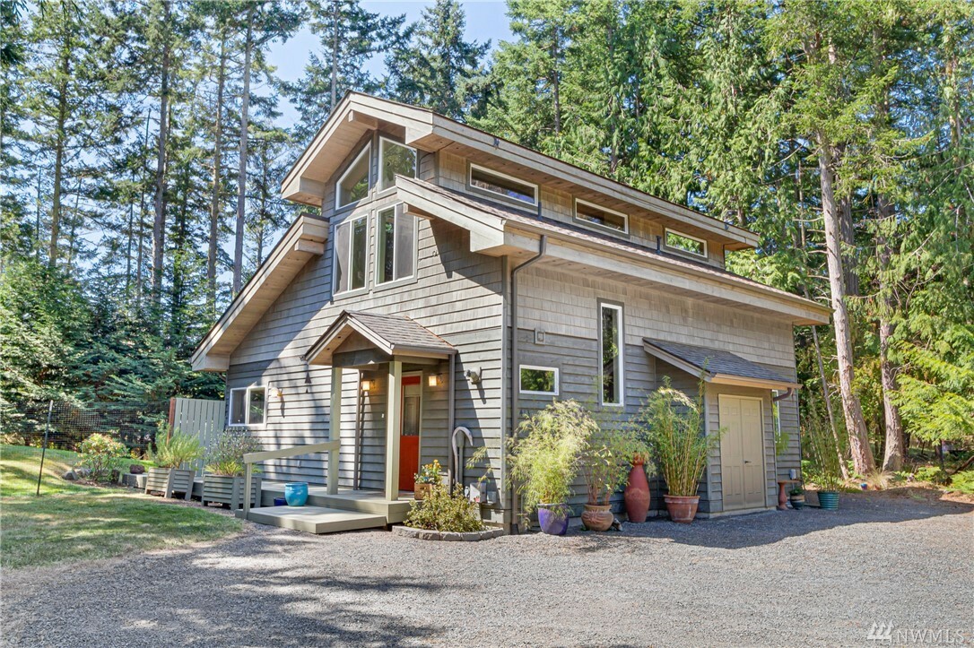 Property Photo:  413 Island Dr  WA 98250 