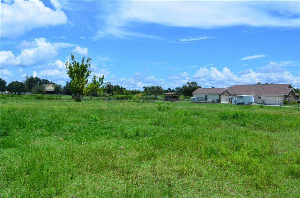 Property Photo:  2914 Mayday Drive  FL 33565 