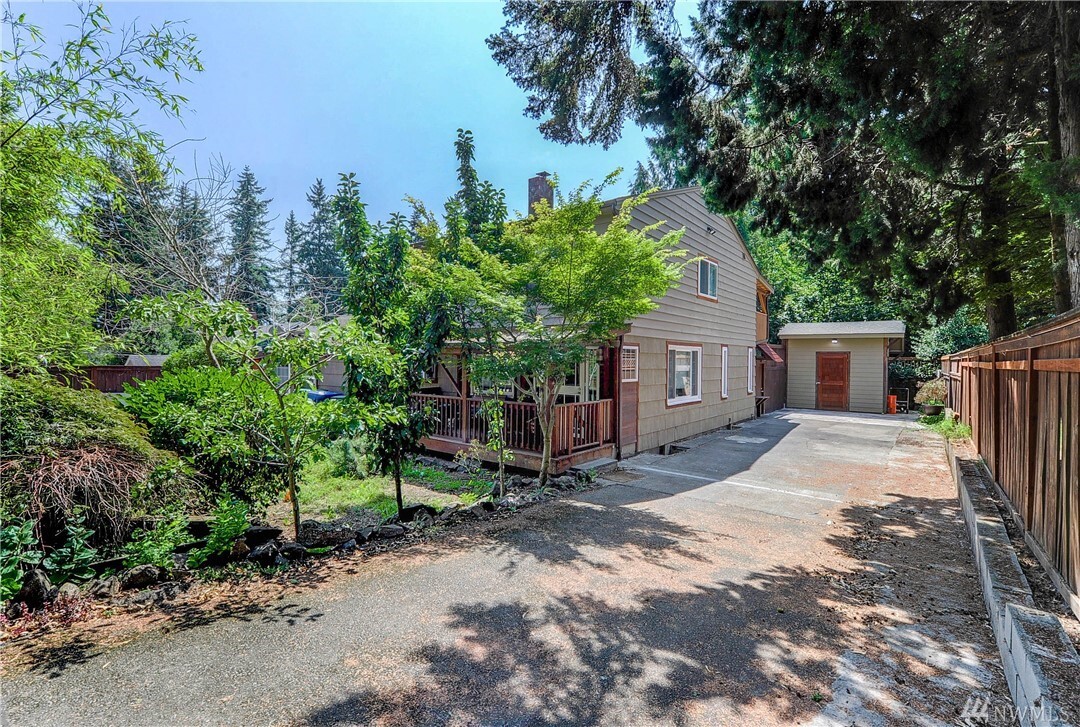 Property Photo: 2519 NE 135th St WA 98125