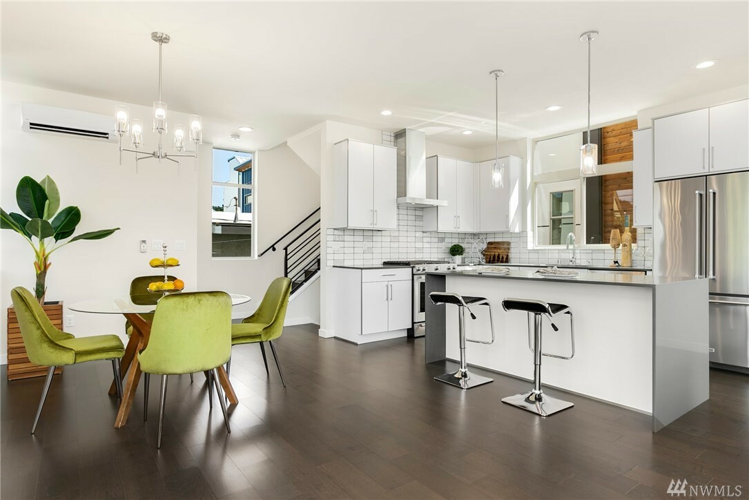 Property Photo:  2021 NW 60th St  WA 98107 