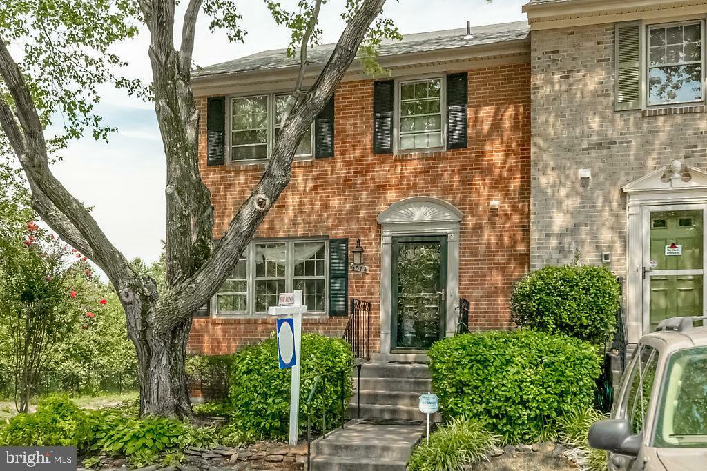 Property Photo: 6574 Snowbell Lane VA 22042