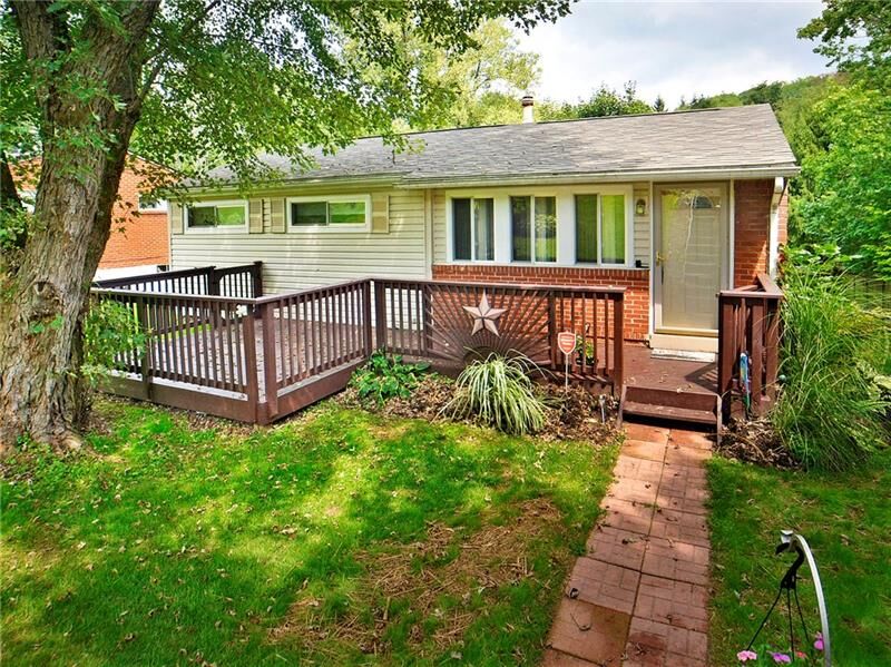 Property Photo:  283 Fiesta Dr  PA 15239 