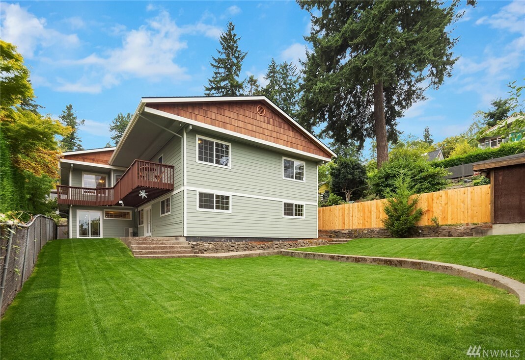 Property Photo:  4254 NE 124th St  WA 98125 