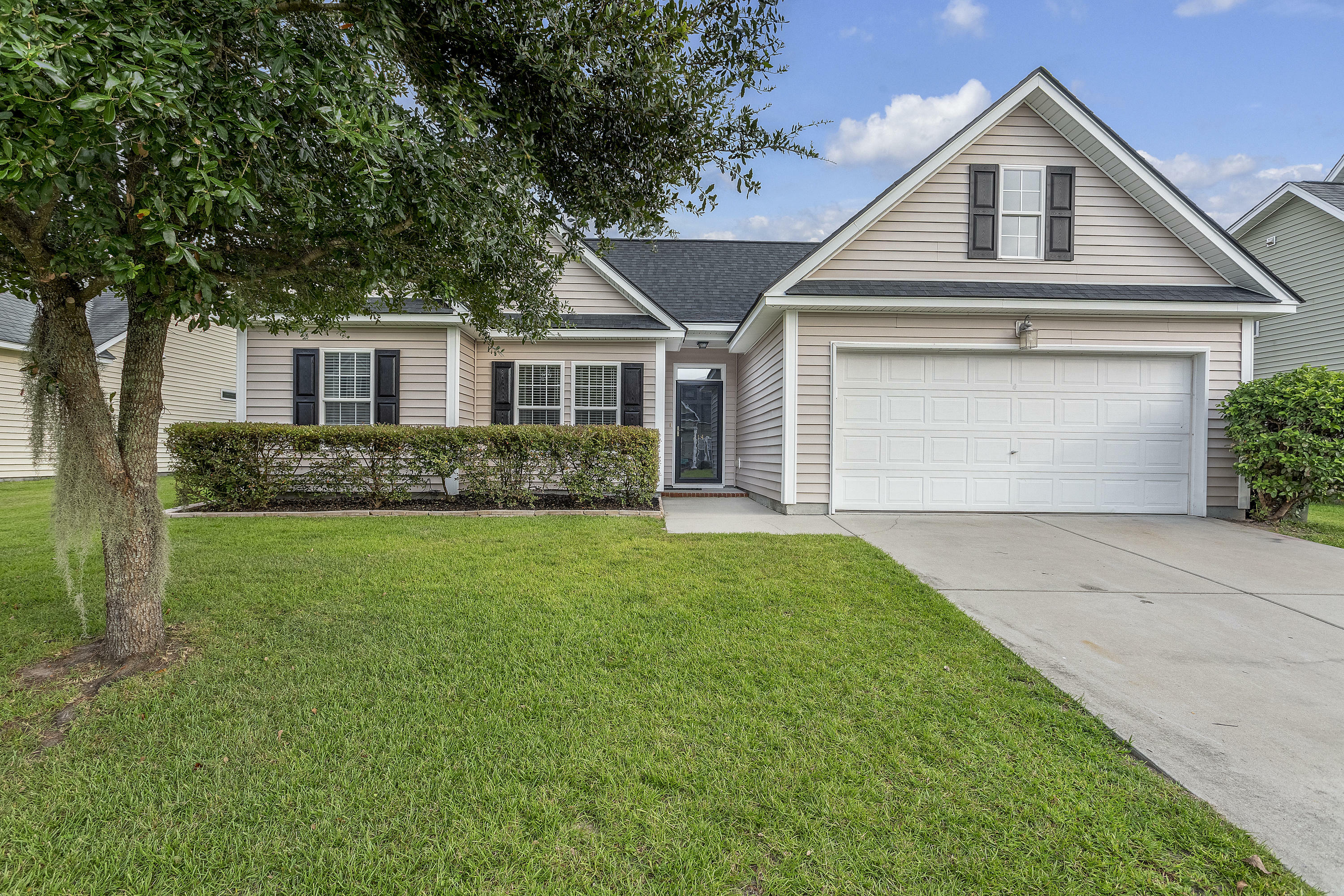 Property Photo: 214 Equinox Circle SC 29456