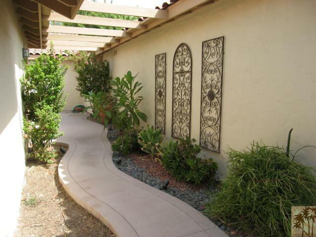 Property Photo:  332 Sierra Madre  CA 92260 