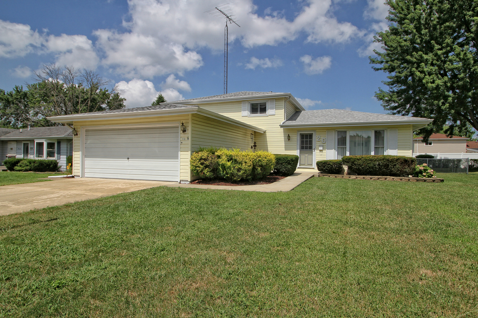 Property Photo:  20 Emery Drive  IL 60914 