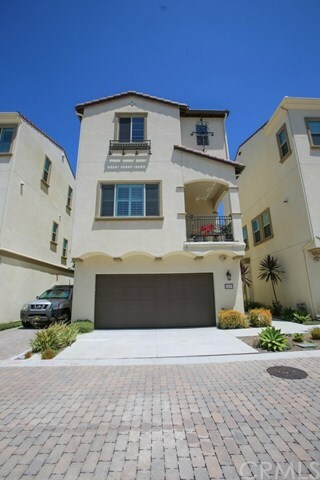 Property Photo:  2247 W Anacasa Way  CA 92804 