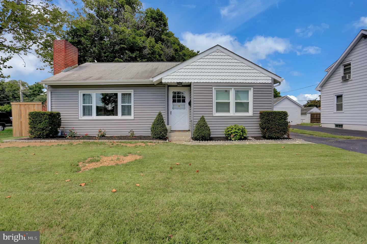 Property Photo: 523 E Simpson Street PA 17055