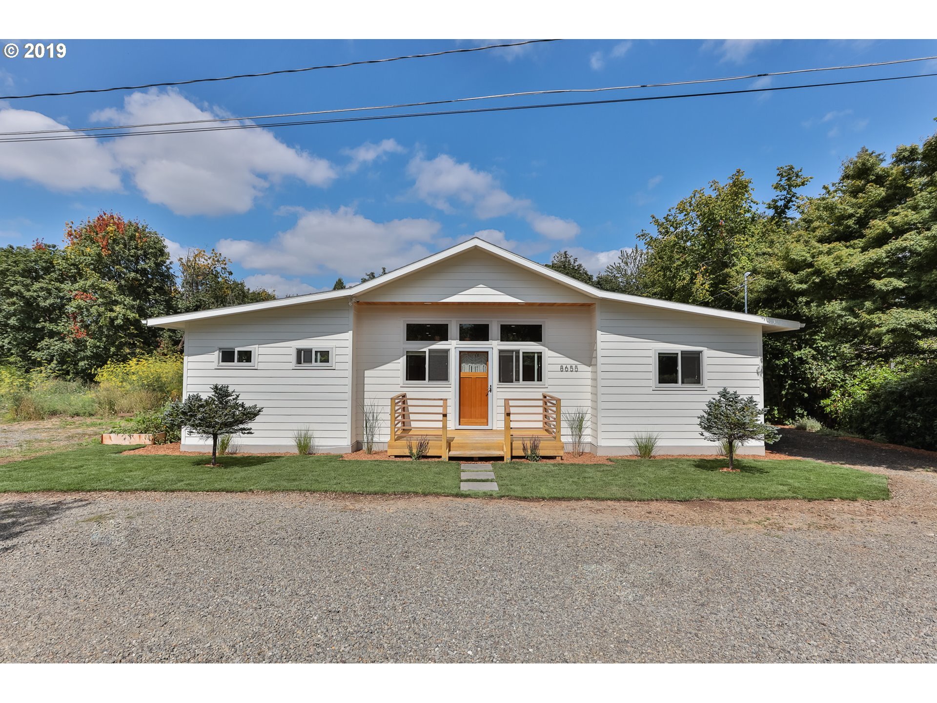 Property Photo: 8655 SE 55th Ave OR 97206
