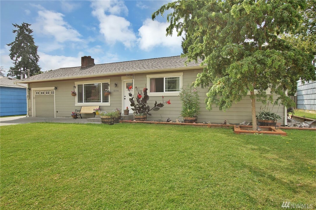 Property Photo:  10316 D St E  WA 98445 