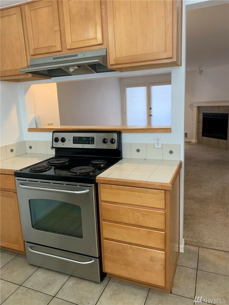 Property Photo: 1150 N 198th St E-105 WA 98133