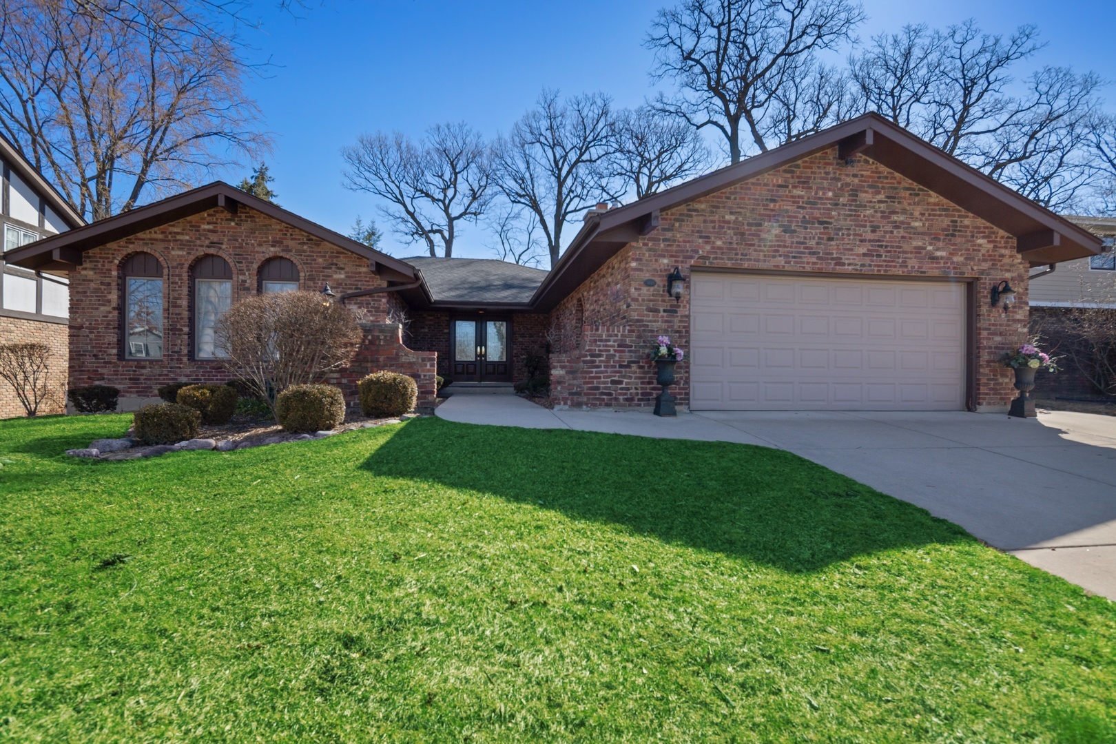 Property Photo:  3811 Candlewood Court  IL 60515 