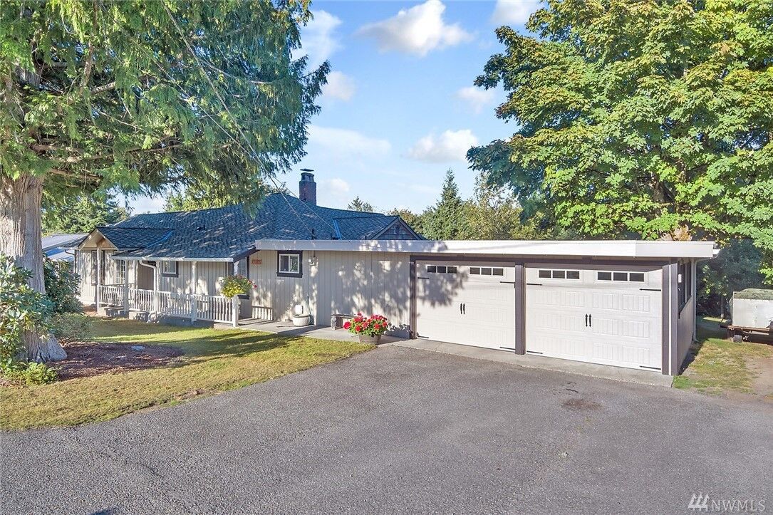 Property Photo: 10117 Chapel Hill Rd WA 98258