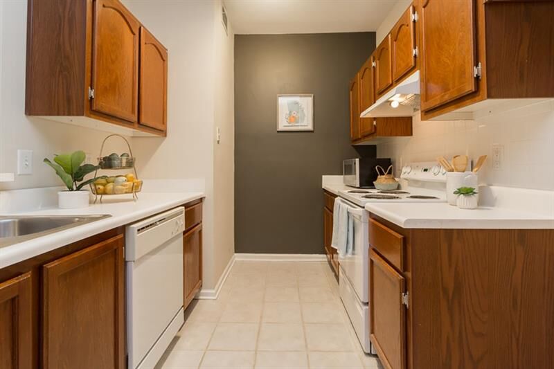 Property Photo:  2700 Pine Tree Road 2105   30324 