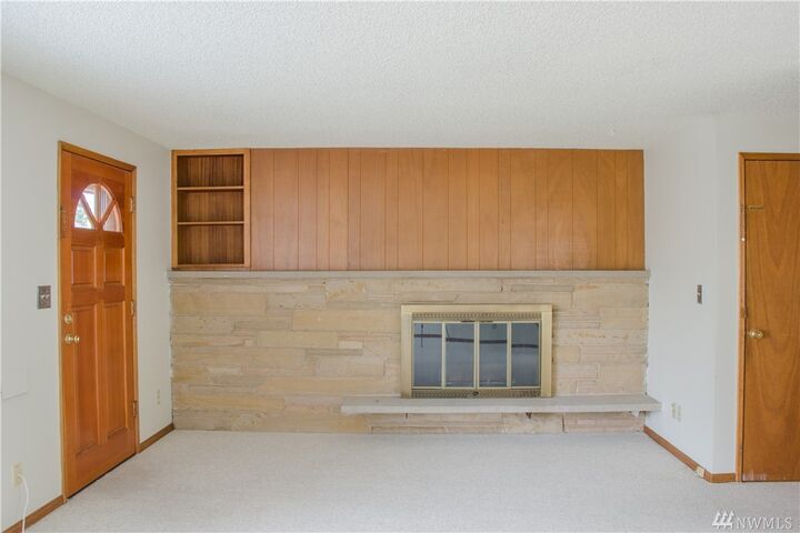 Property Photo:  4517 Sunnyside Ave N  WA 98103 