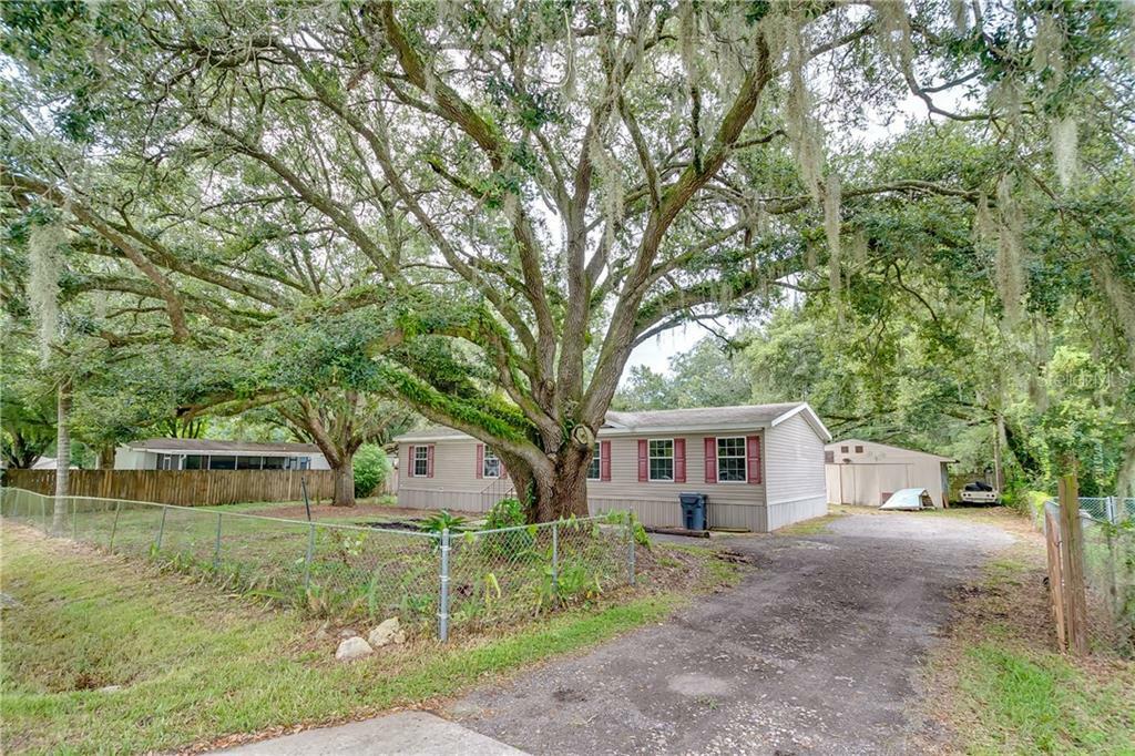 Property Photo:  3335 J And J Manor Road  FL 33810 