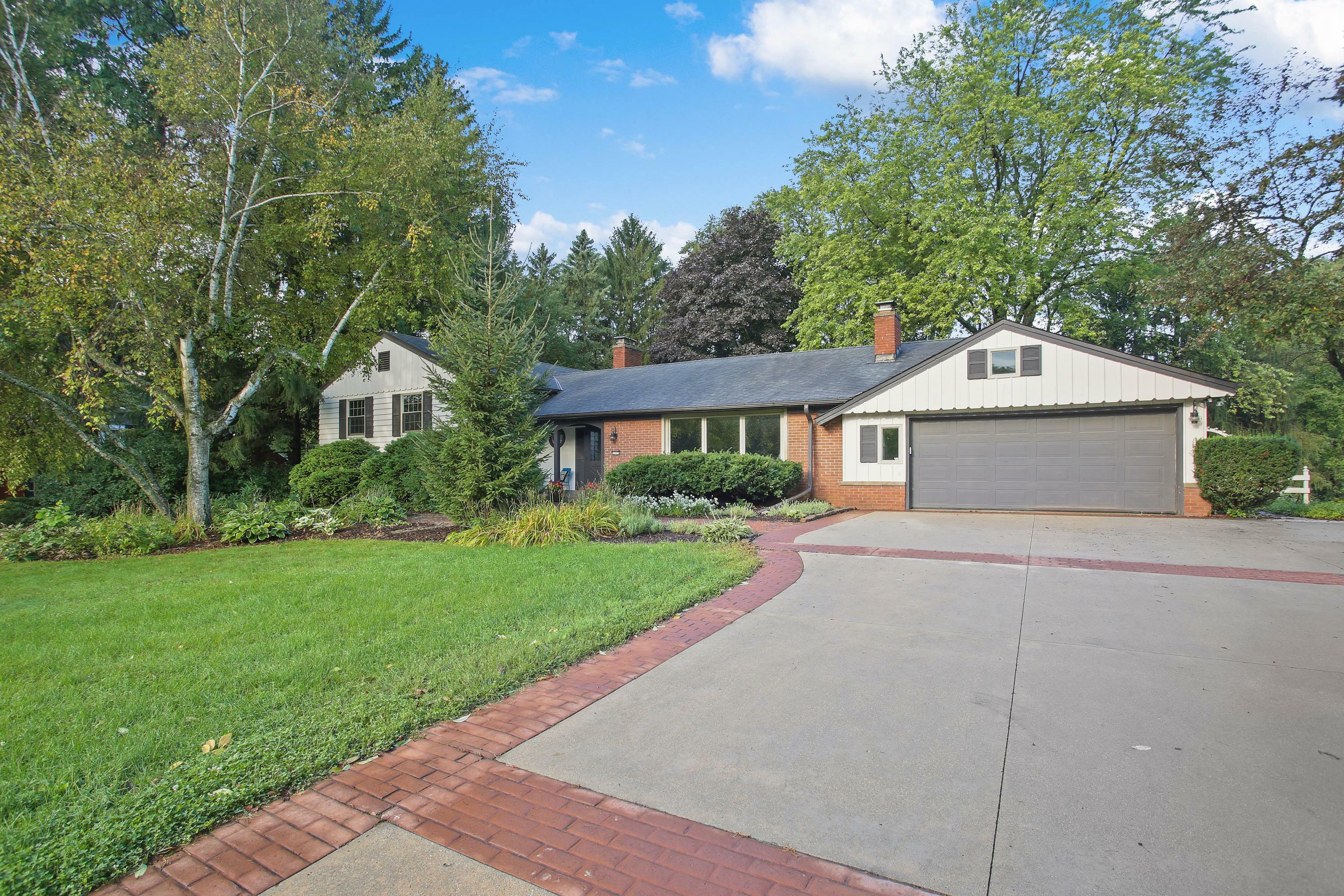 Property Photo: 1525 Highland Dr WI 53122