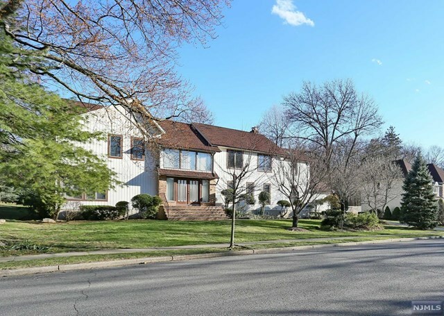 Property Photo:  1 Flamm Brook Road  NJ 07624 