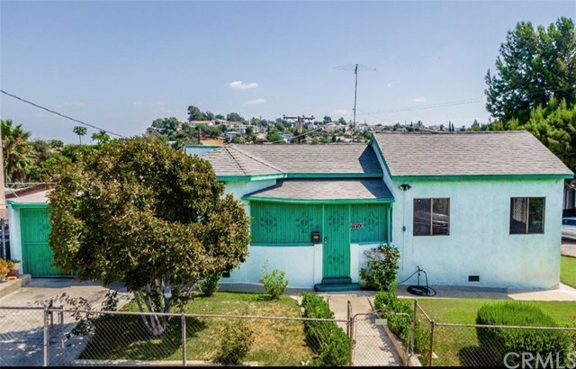 Property Photo: 1150 N Hicks Avenue CA 90063