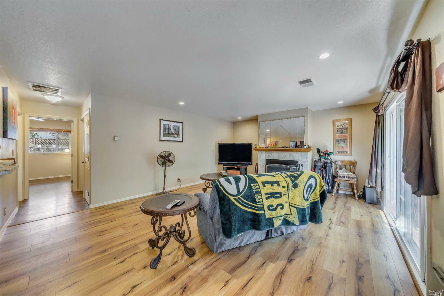 Property Photo:  405 Woodbine Way  CA 95492 