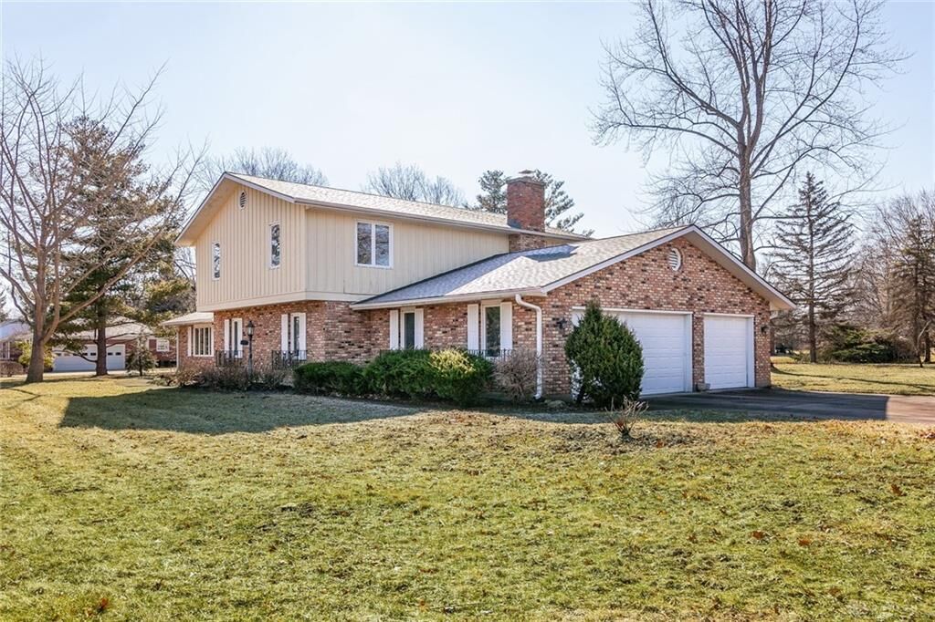 Property Photo: 1200 Fairway Drive OH 45373