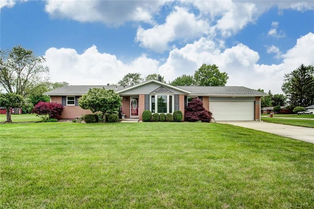 Property Photo:  5810 Sterling Court  OH 45371 
