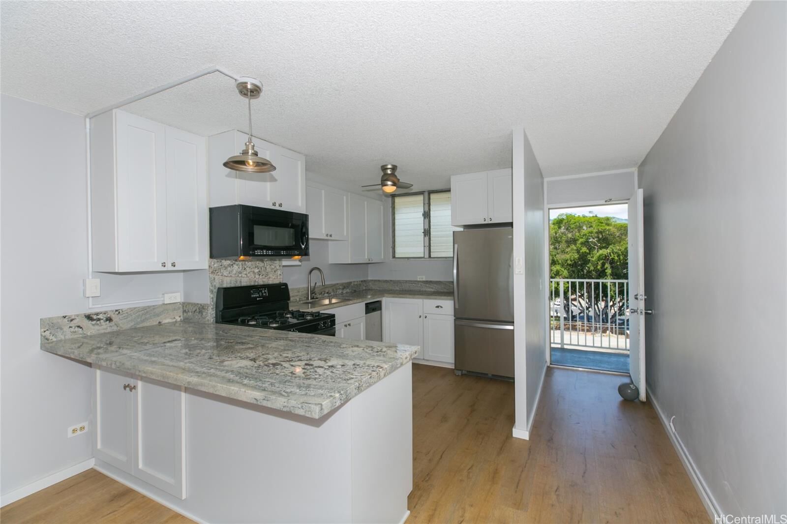 Property Photo: 910 Kapahulu Avenue 703 HI 96816