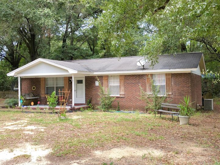 564 Robinson Ave E  Crestview FL 32539 photo
