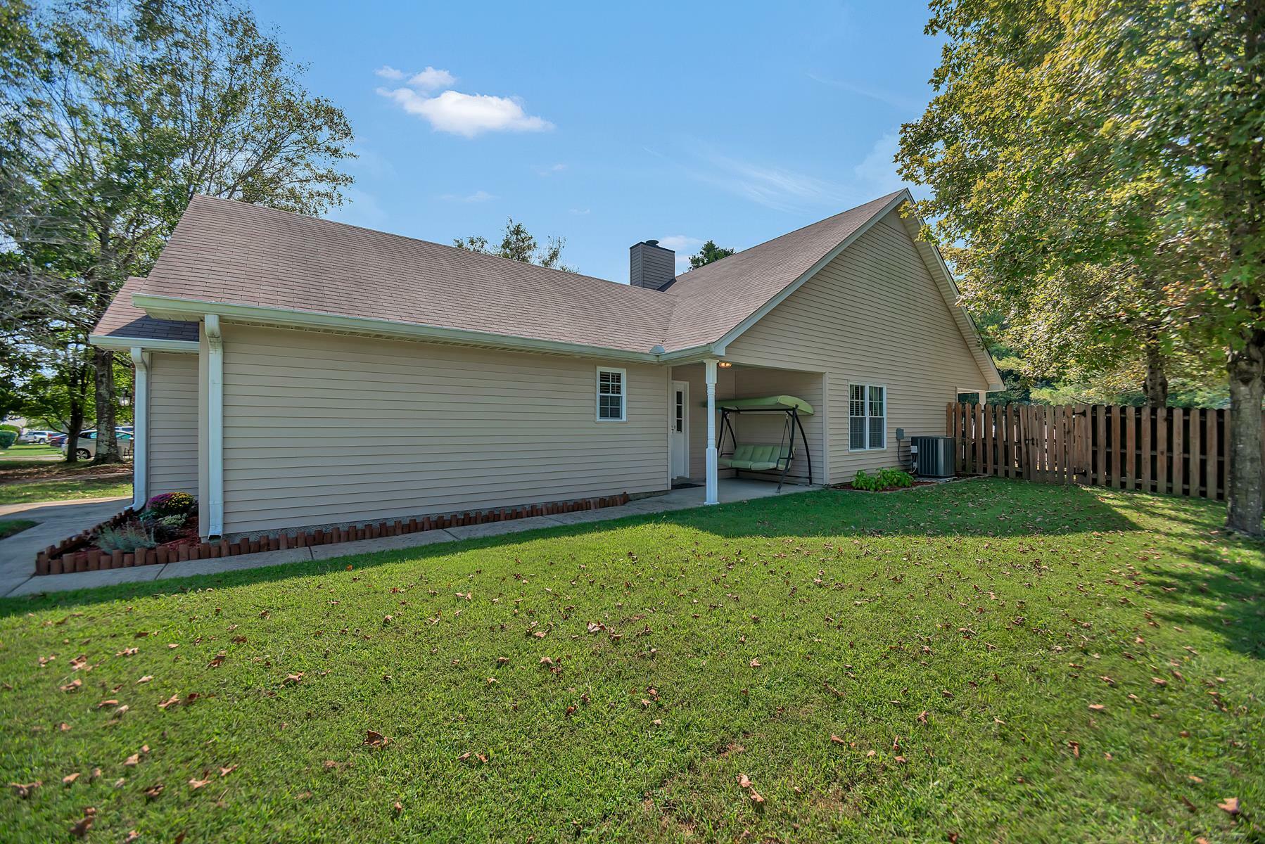 Property Photo:  2000 Valley Dr  TN 37022 