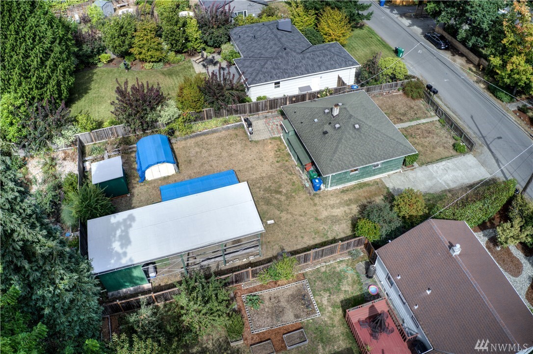 Property Photo:  14327 Evanston Ave N  WA 98133 