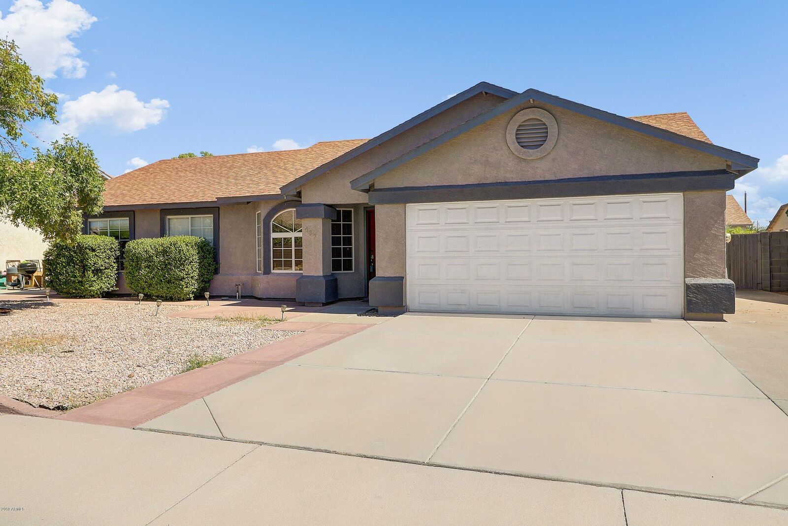 Property Photo:  437 N St Claire Circle  AZ 85207 
